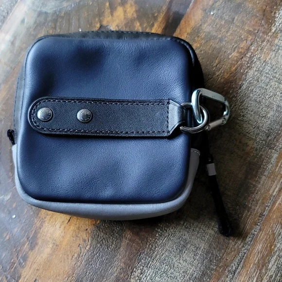 Coach Hybrid Pouch - Picture 2 of 4